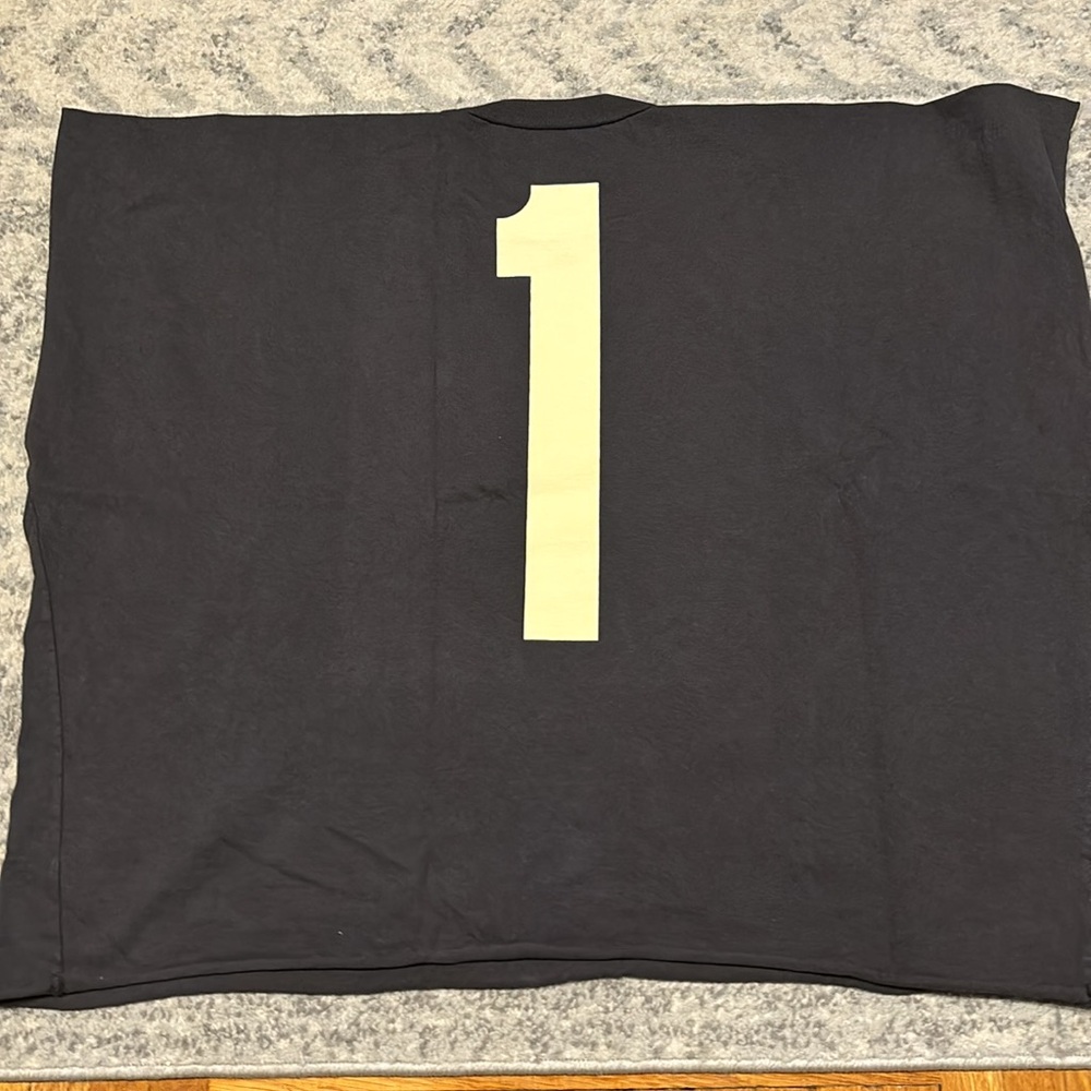 Brand new short sleeve Yeezy one t shirt black